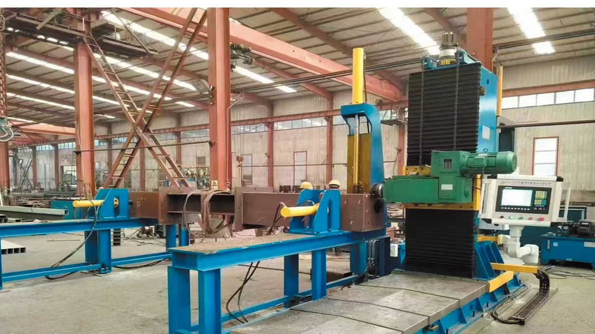 End milling machine for structural steel members