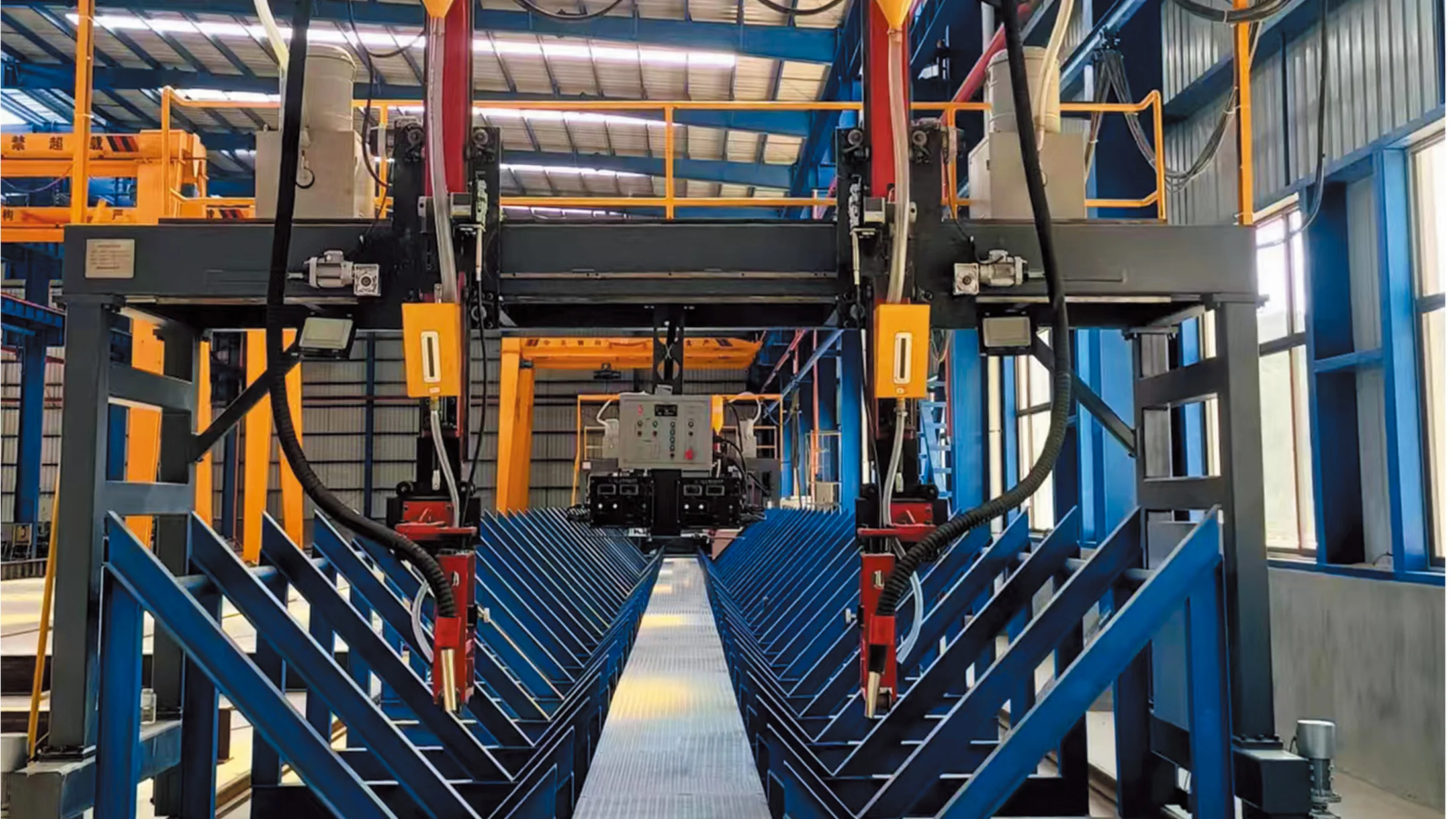 Submerged-arc welding line at the Huaining Steel Structure works in Huai'an, Jiangsu