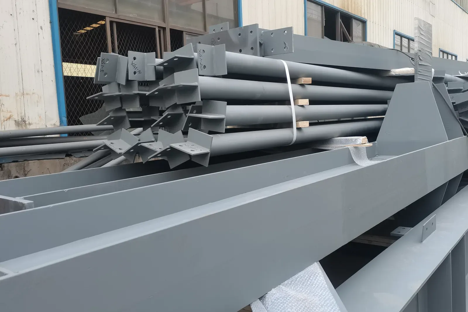 Finished steel members packed for despatch at the Huaining works